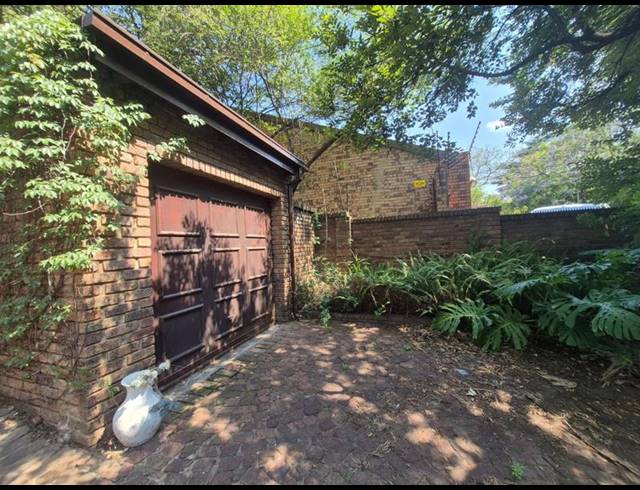 3 BEDROOM HOUSE FOR SALE IN BRYANSTON